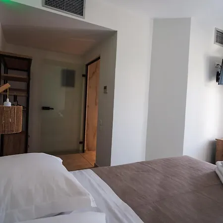 Niso Apartment Skiathos Town