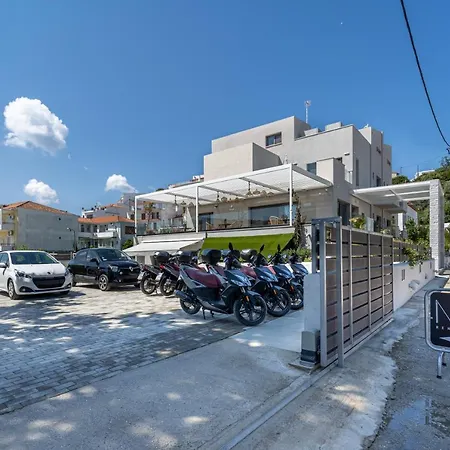 Niso Apartment *