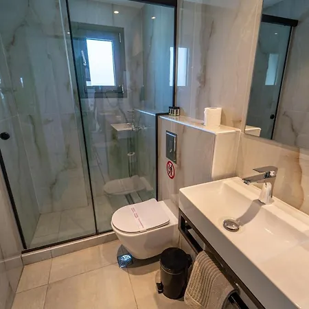 Niso Apartment *