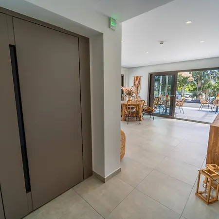 Niso Apartment Skiathos Town