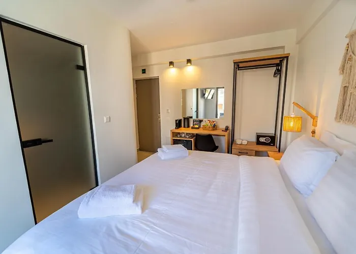 Niso * Σκιάθος Πόλη