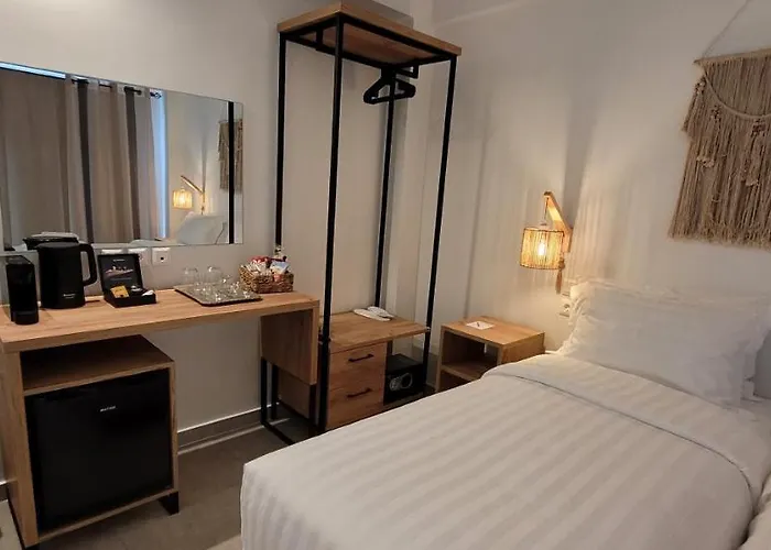 Niso Σκιάθος Πόλη