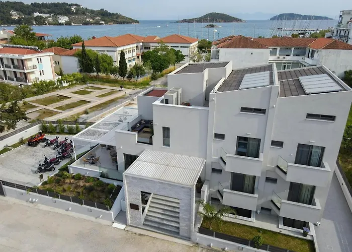 Niso Σκιάθος Πόλη