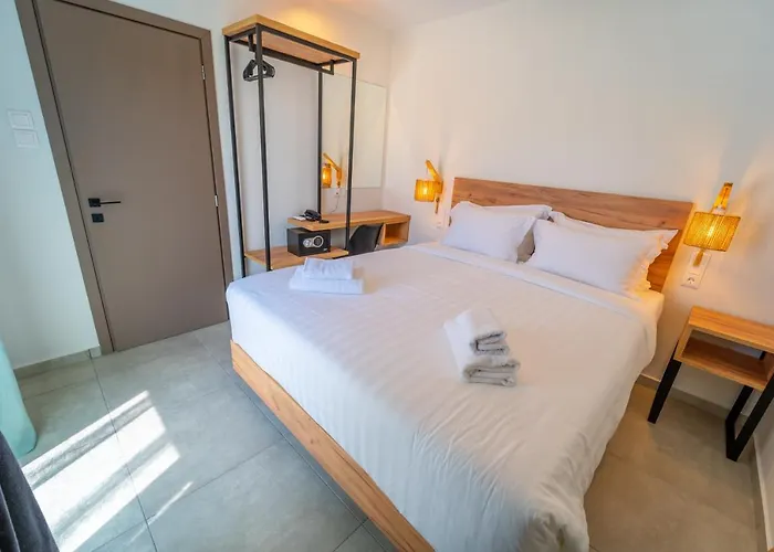 Niso Σκιάθος Πόλη