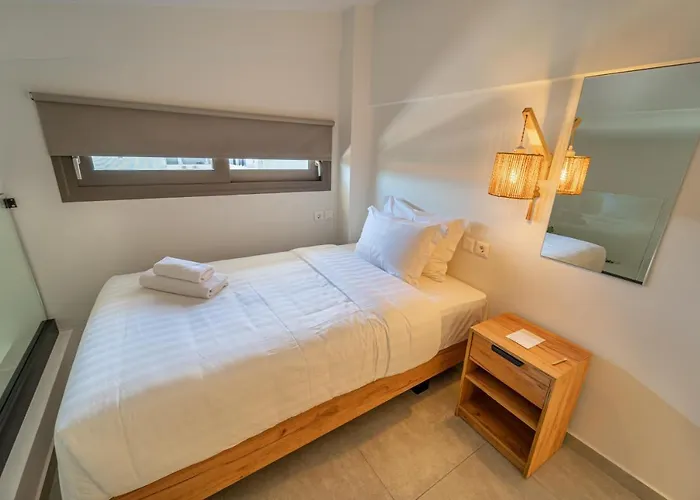 Niso * Σκιάθος Πόλη