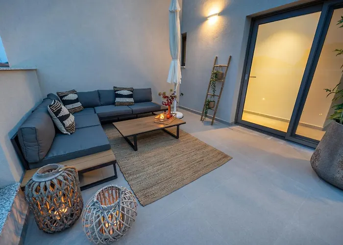 Niso * Skiathos Chora